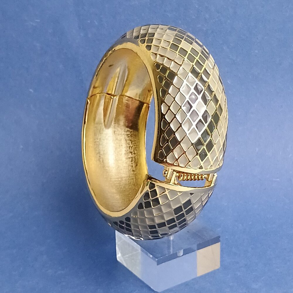 Snakeskin Scale Pattern Two Tone Enamel Hinged Cuff Round Bracelet Camo Grey
